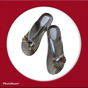 Dizzy wedge sandals